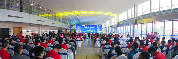 紅四月，山河智能挖掘機(jī)促銷(xiāo)會(huì)節(jié)節(jié)攀升