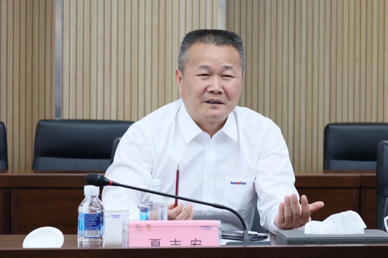 共促中國(guó)制造揚(yáng)帆海外！中國(guó)出口信用保險(xiǎn)公司到訪山河智能